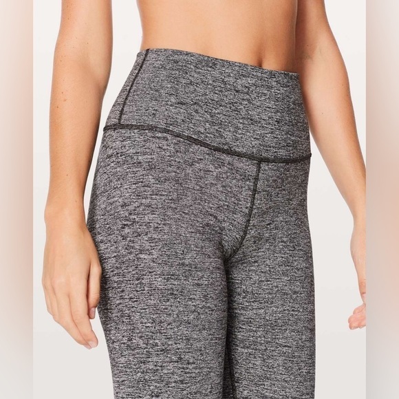 LULULEMON Wunder Under Hi-Rise Tight
Heathered Black - Picture 4 of 8